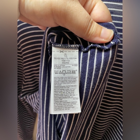 ✨2for$6 GAP Navy Blue Long Sleeve Size XL #A1 - Picture 5 of 5